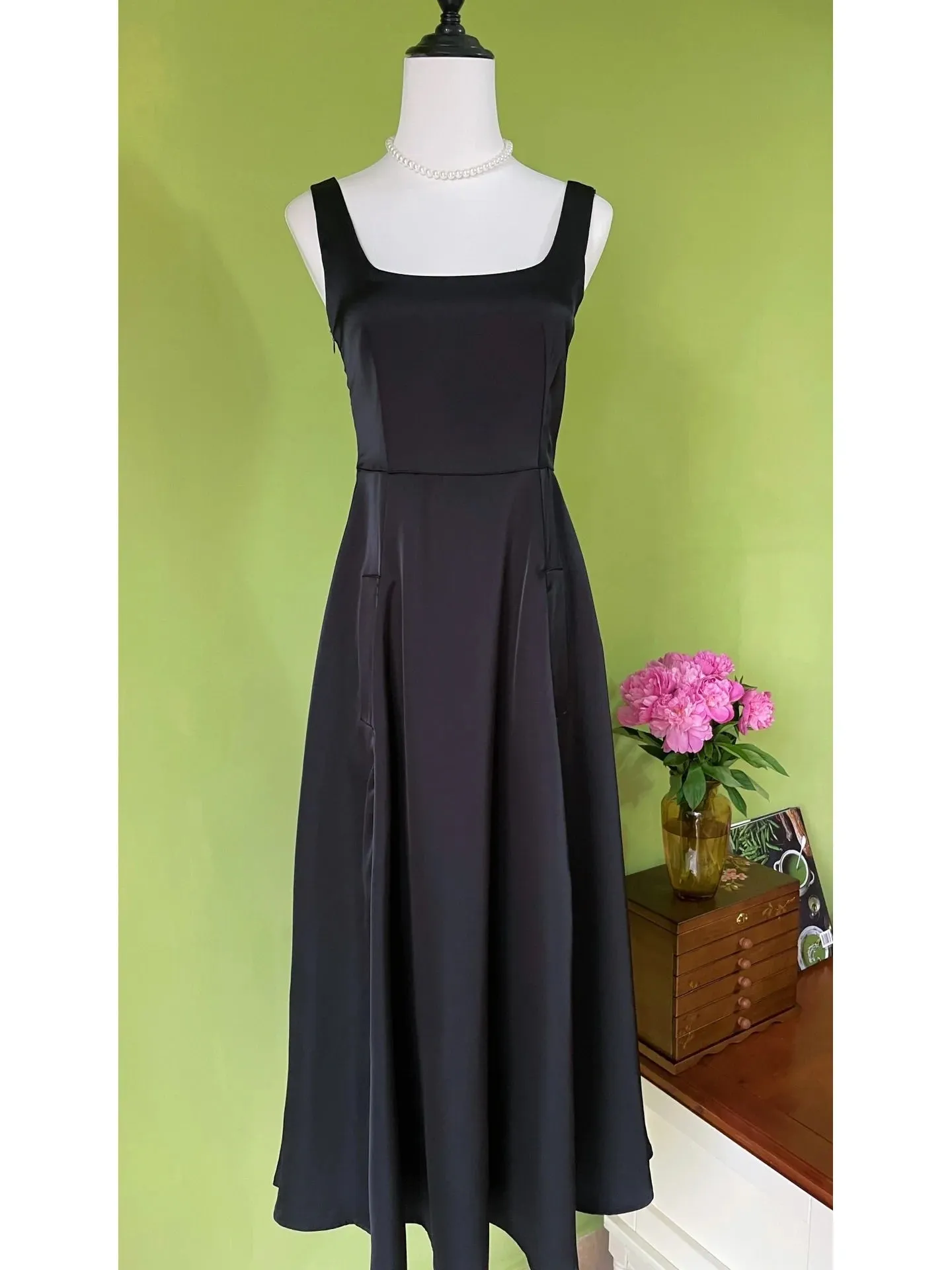 Audrey Hepburn Style Black 50s Vintage Dress with Pockets