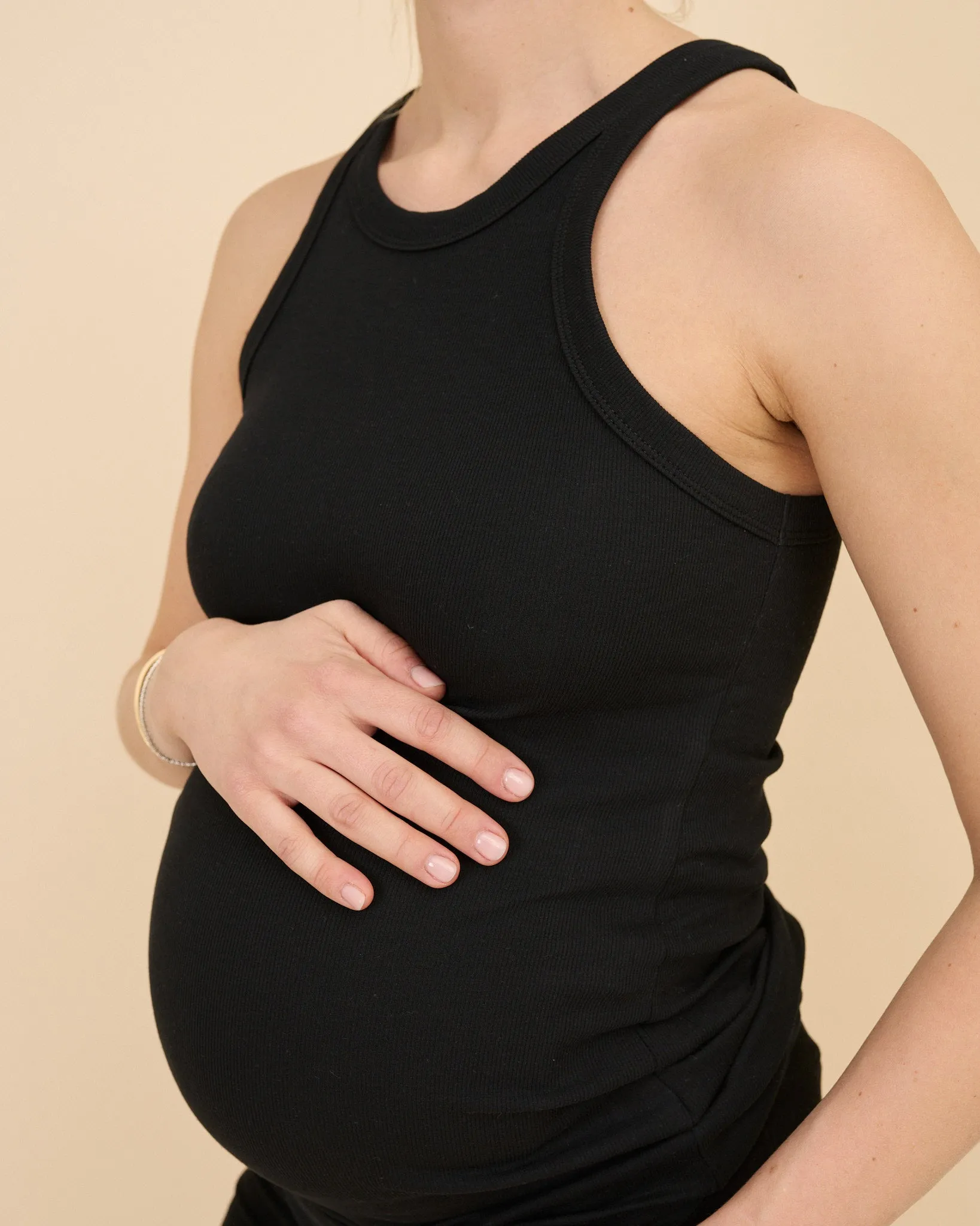 Ribbed Pregnancy Tanks (2-pack Black & White)