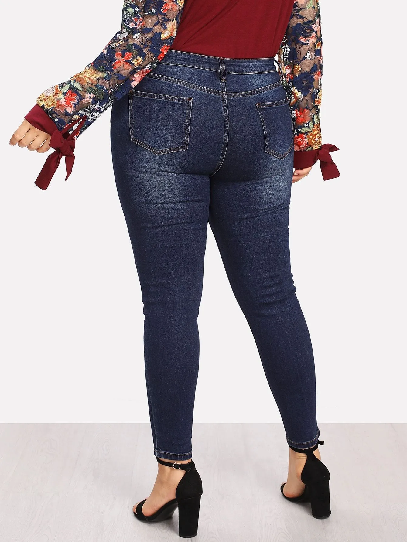 SHEIN Plus Bleach Wash Skinny Jeans