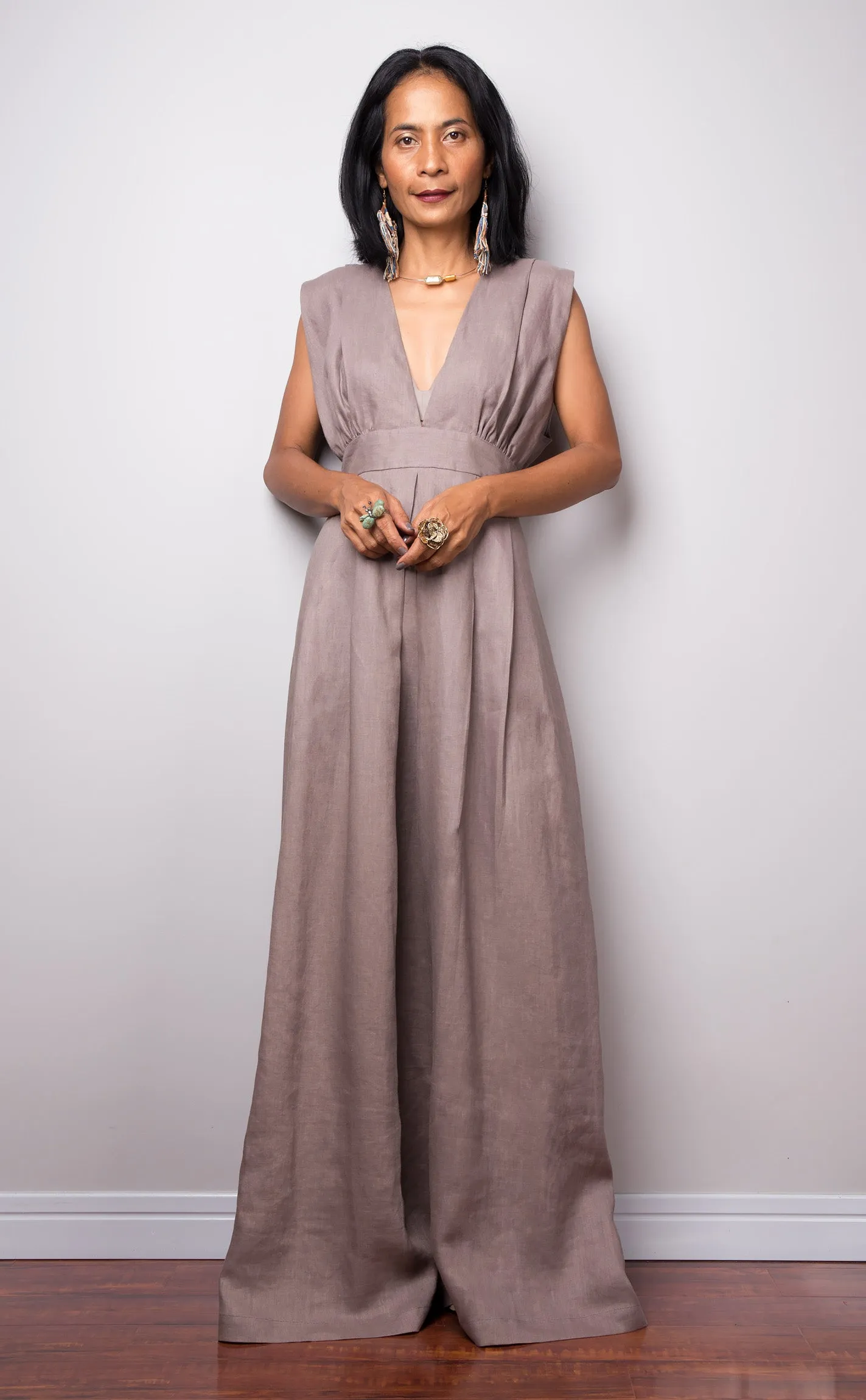 Sleeveless linen dress