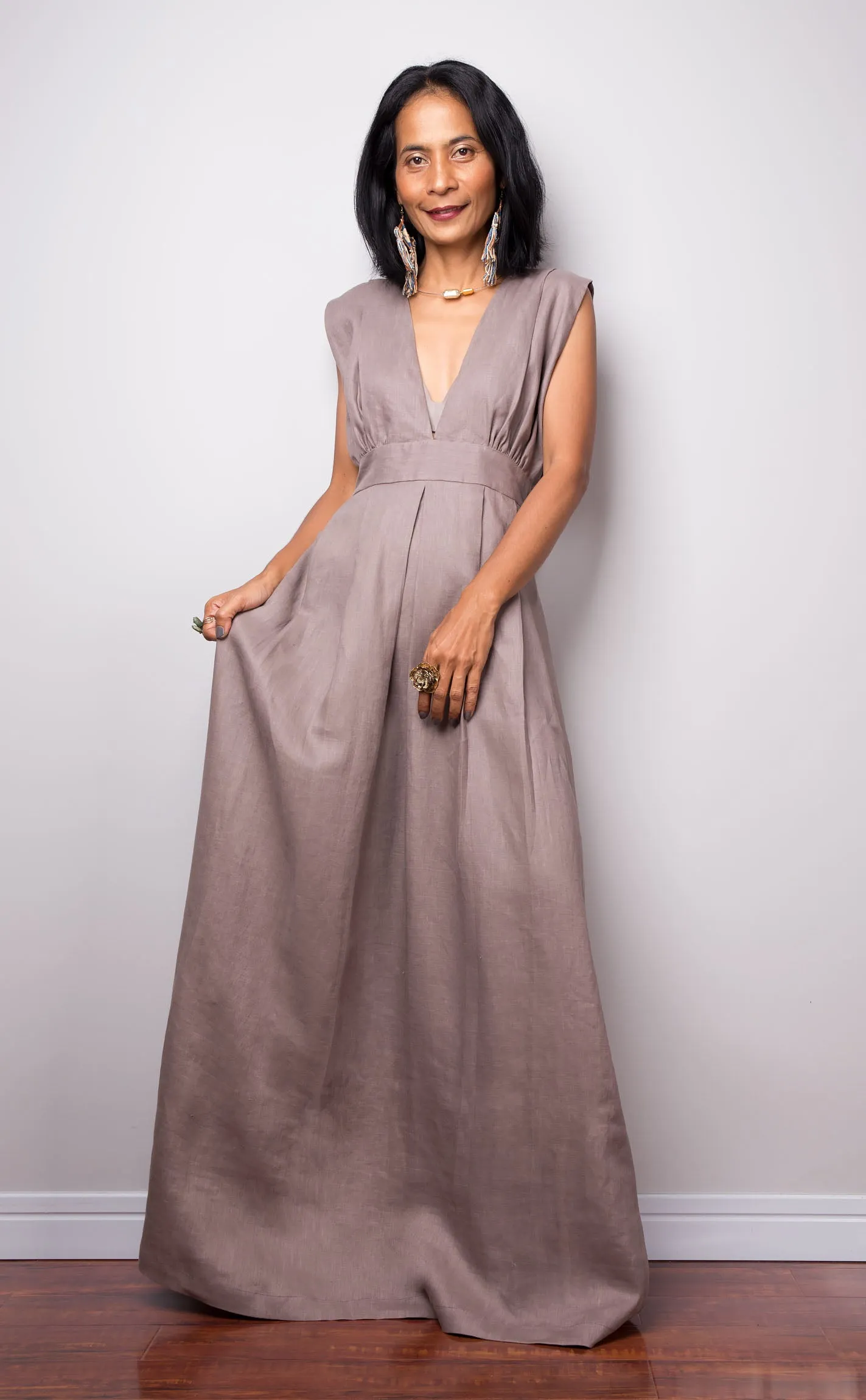 Sleeveless linen dress